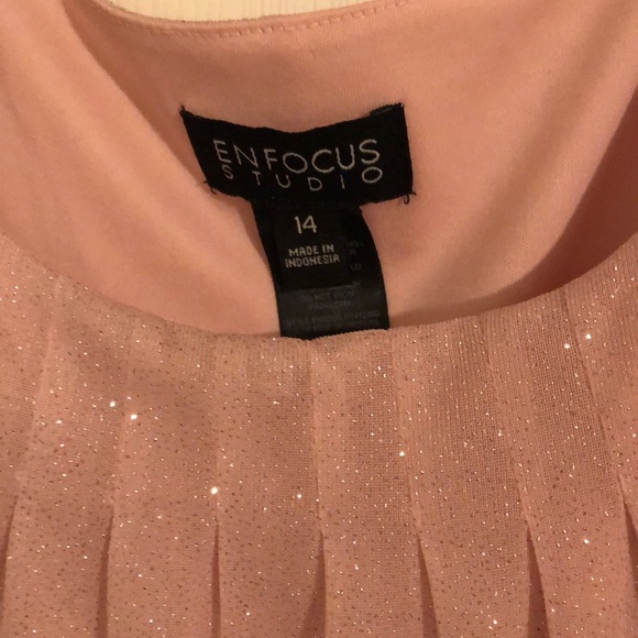 Pink and grey cocktail dress only worn once. - Picture 2 of 3